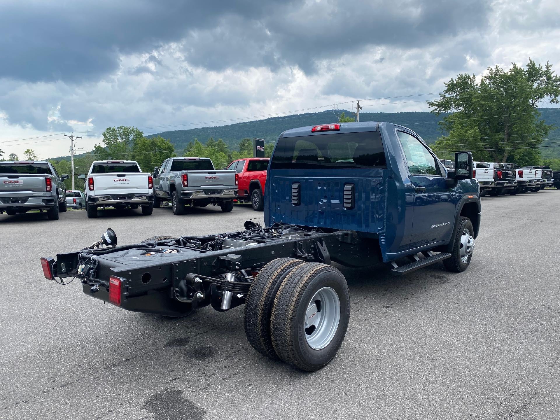 2026 GMC Sierra 3500 HD Chassis Cab Pro