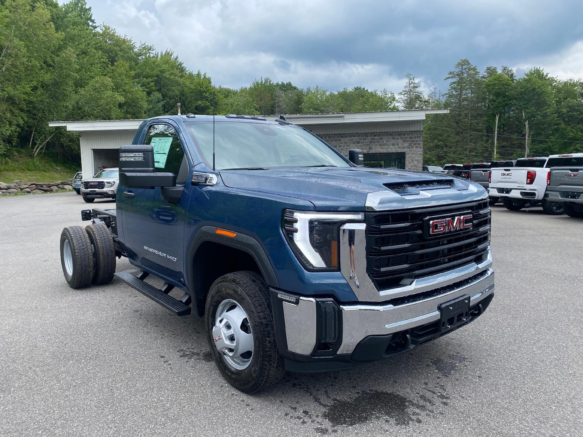 2026 GMC Sierra 3500 HD Chassis Cab Pro