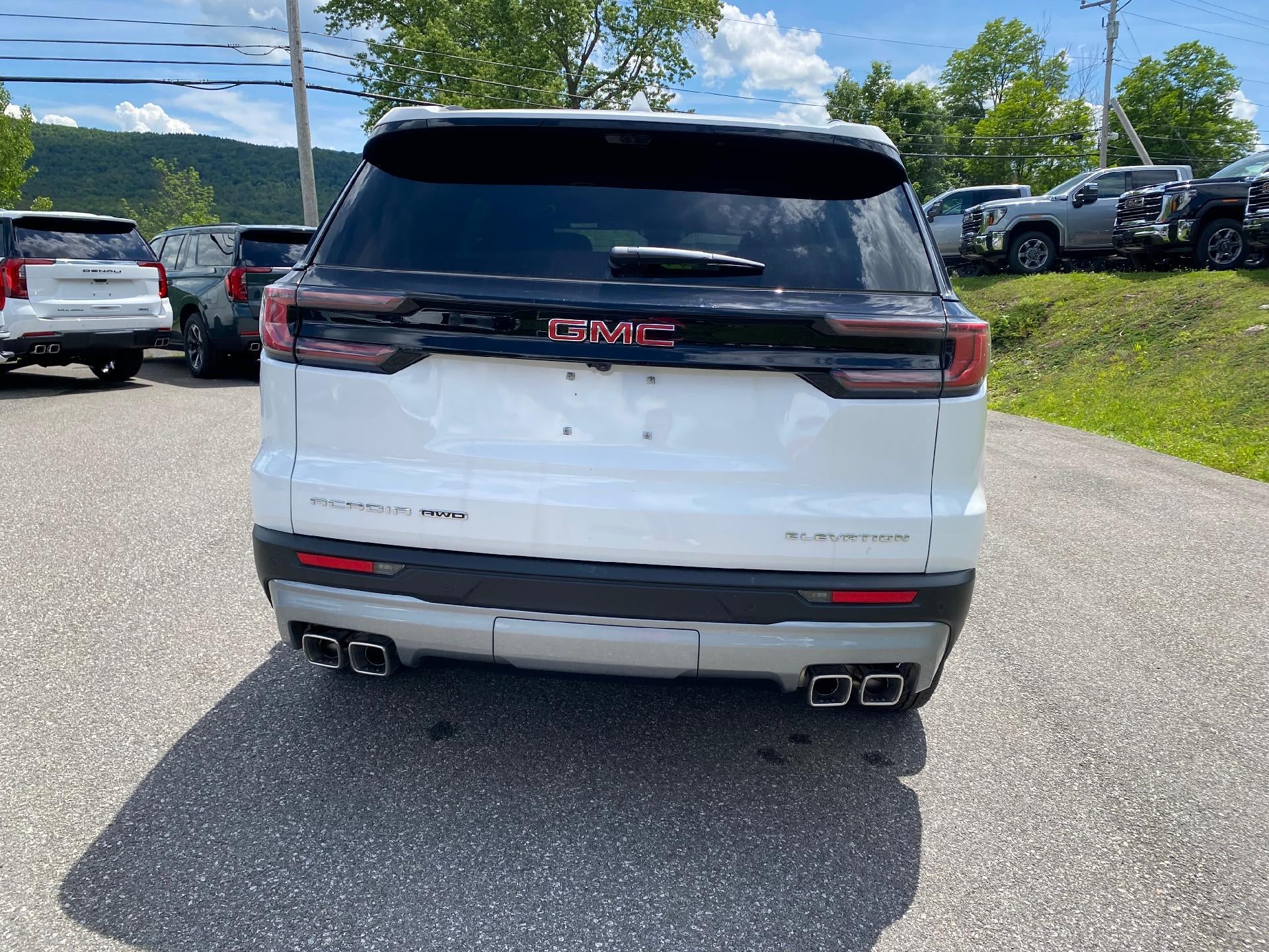 2026 GMC Acadia Elevation