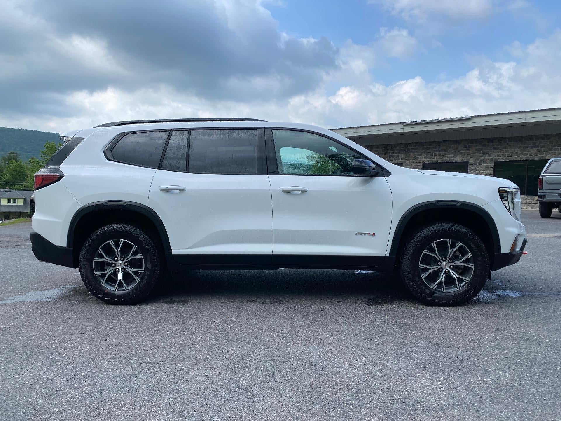 2026 GMC Acadia AT4