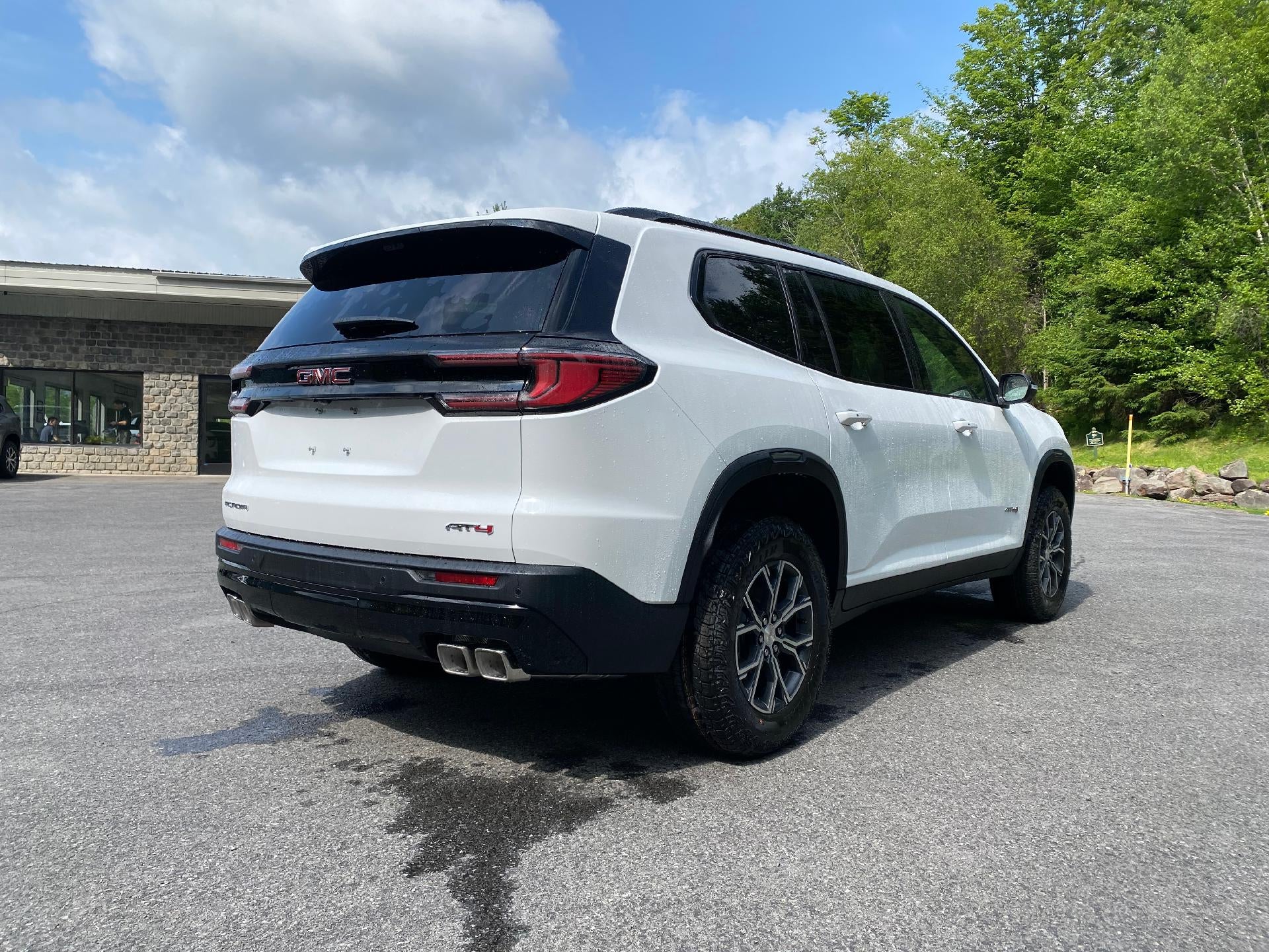 2026 GMC Acadia AT4