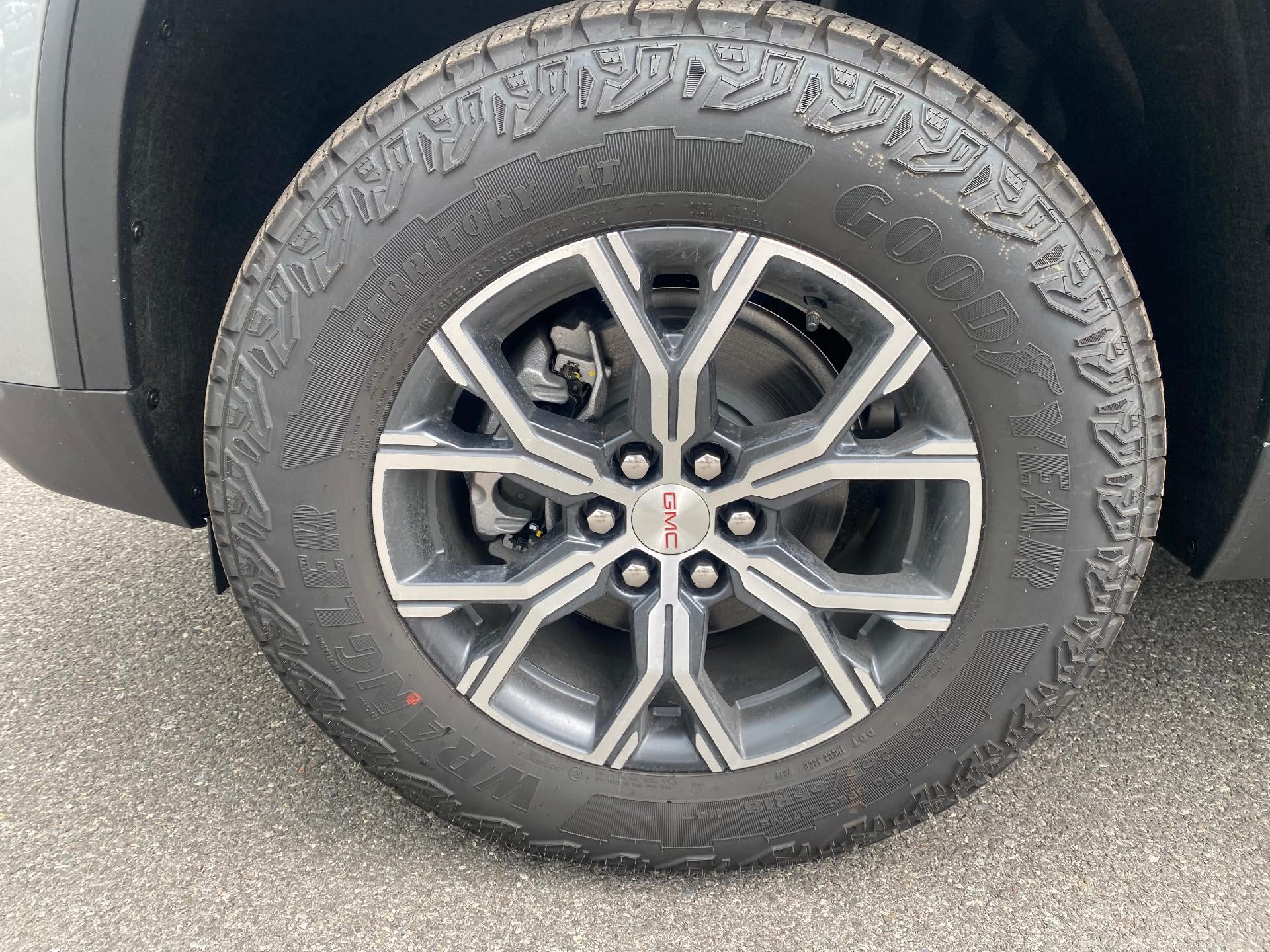 2026 GMC Acadia AT4