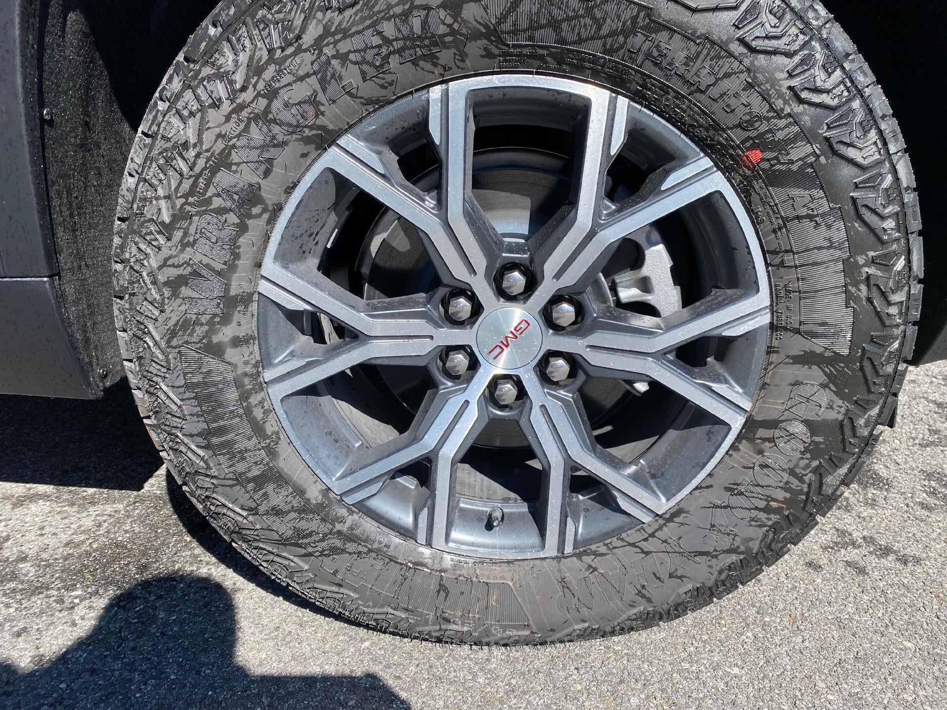 2026 GMC Acadia AT4