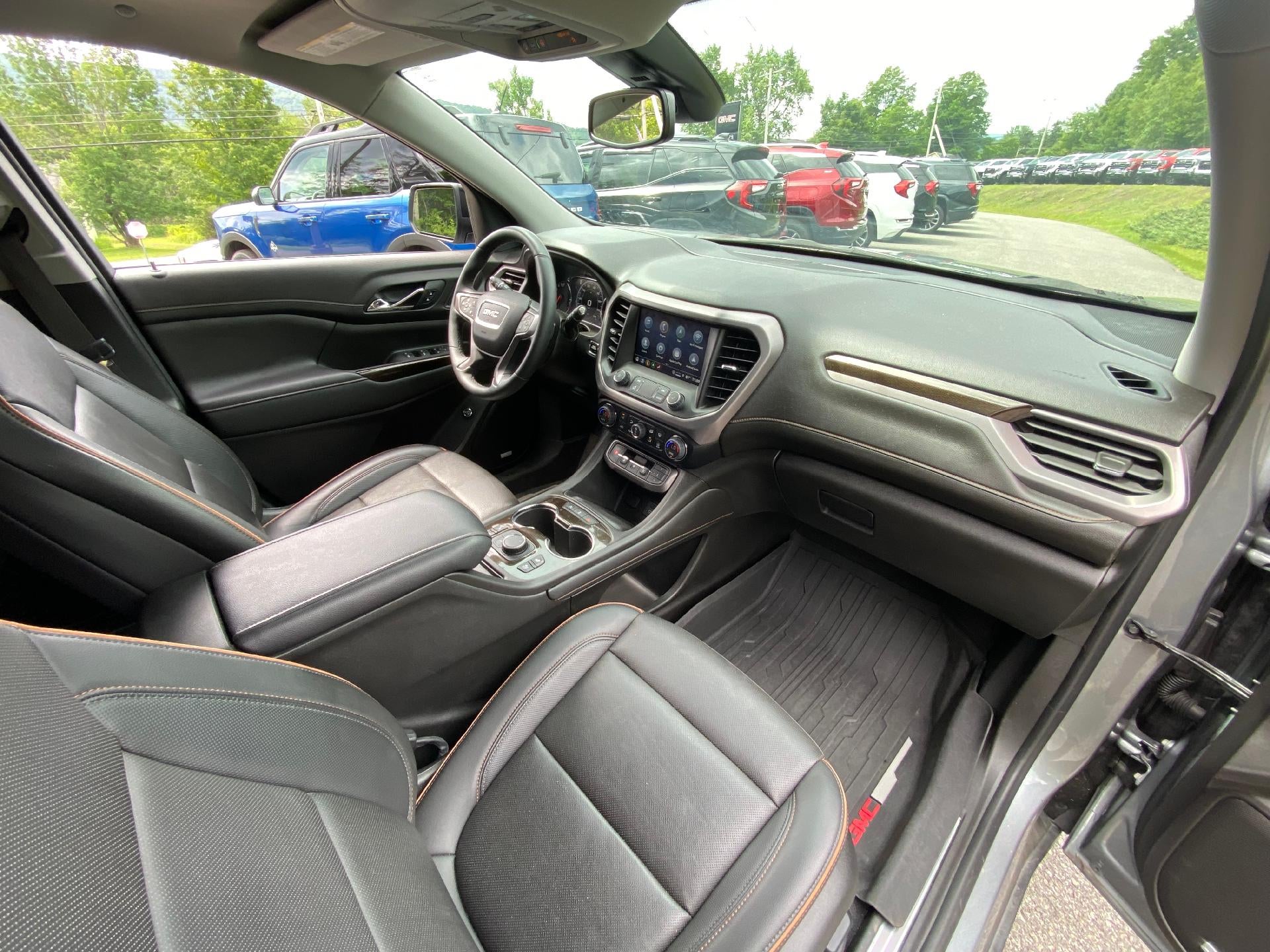 2023 GMC Acadia AT4