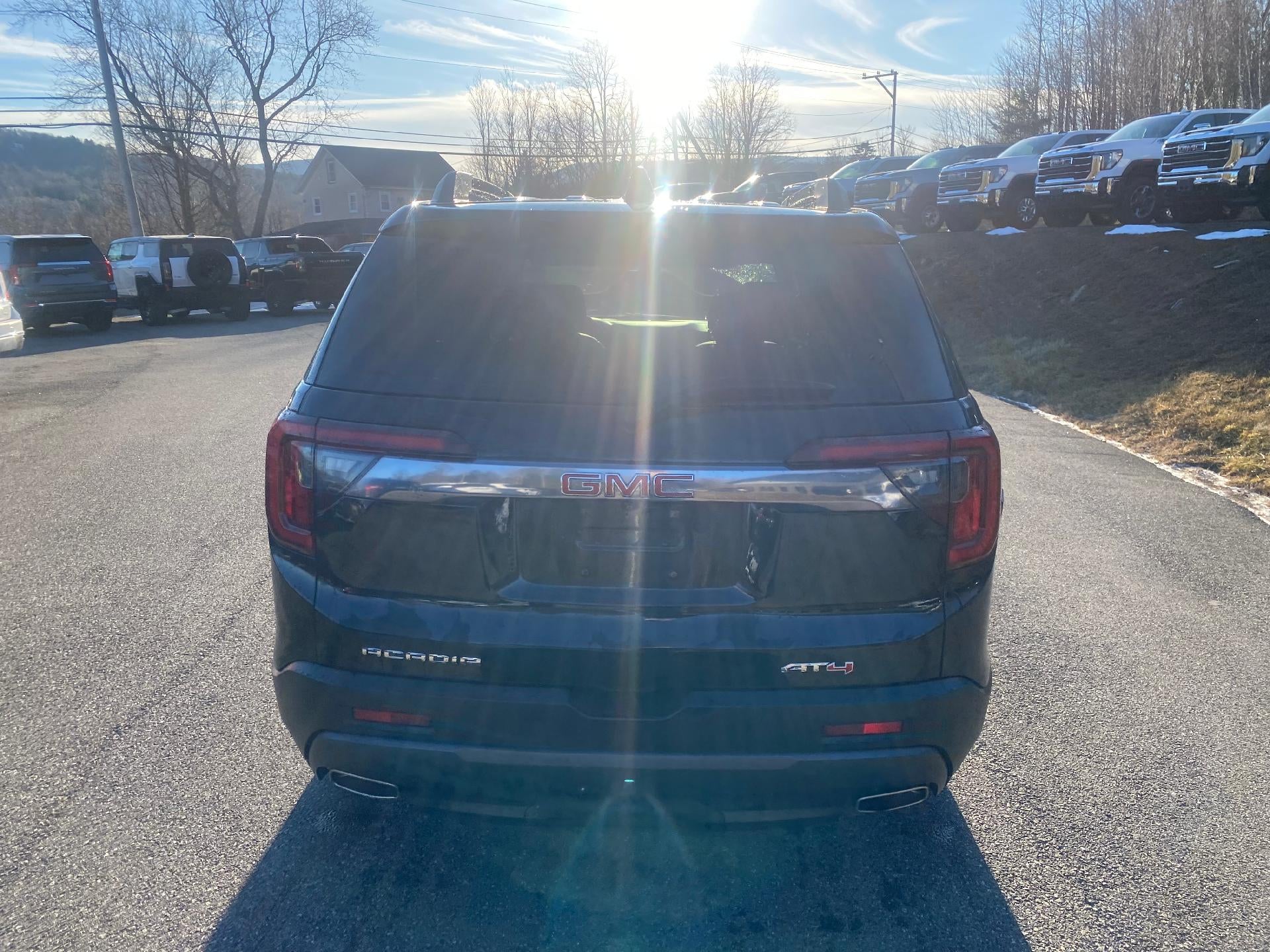 2022 GMC Acadia AT4