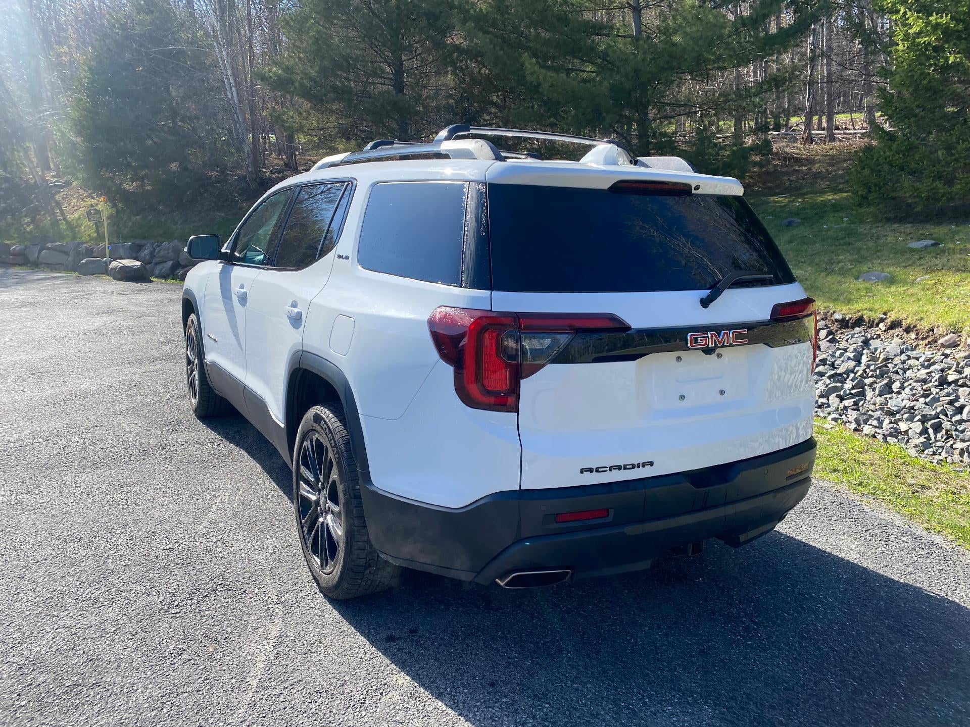 2022 GMC Acadia SLE