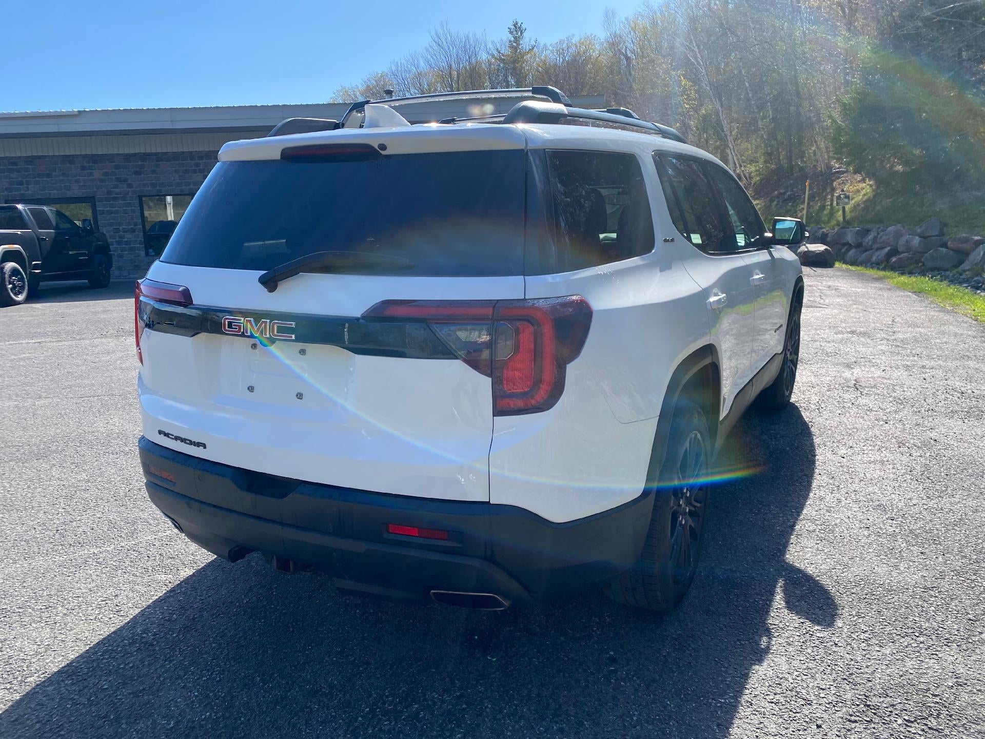 2022 GMC Acadia SLE