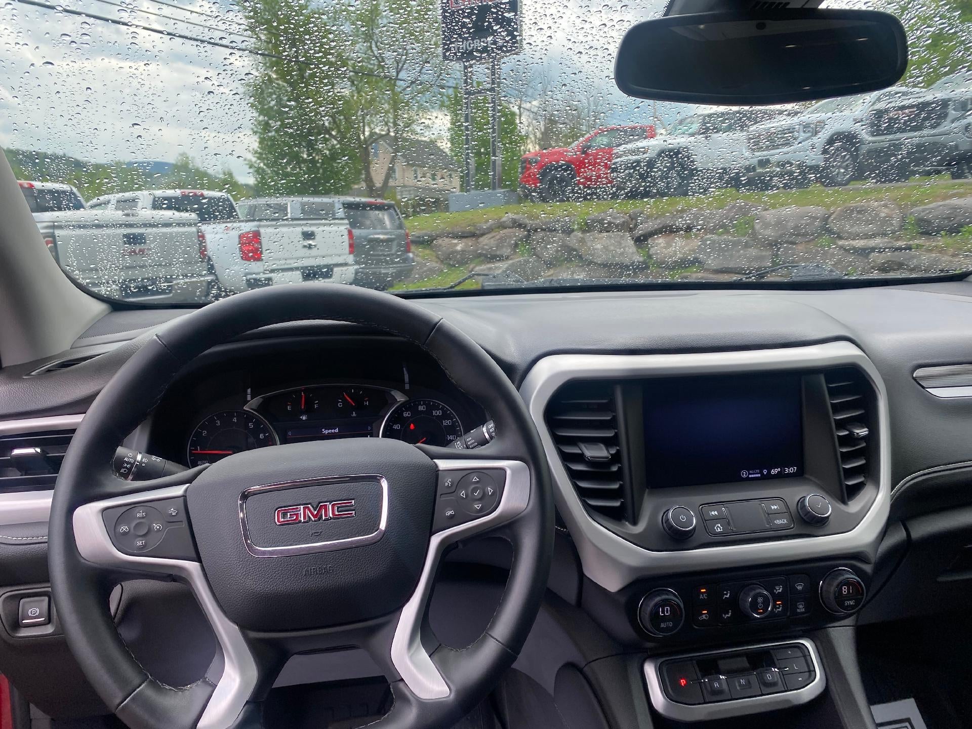 2023 GMC Acadia SLT