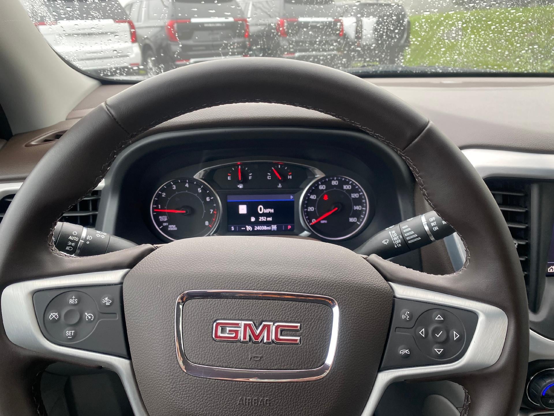 2023 GMC Acadia SLT