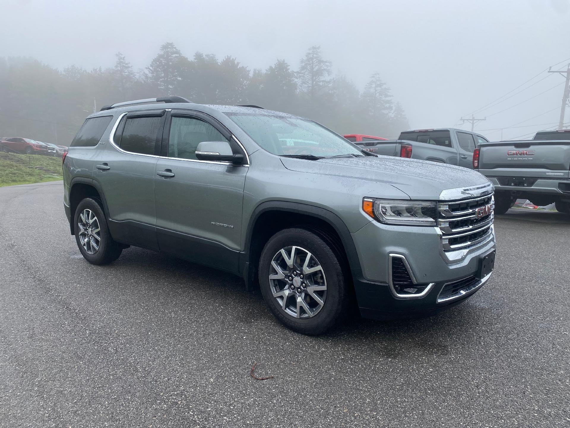 2023 GMC Acadia SLT