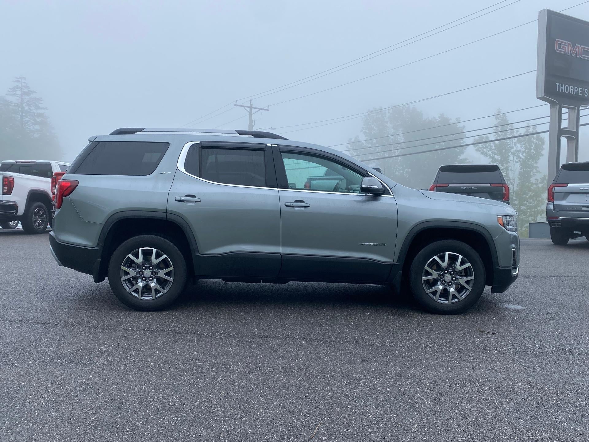 2023 GMC Acadia SLT