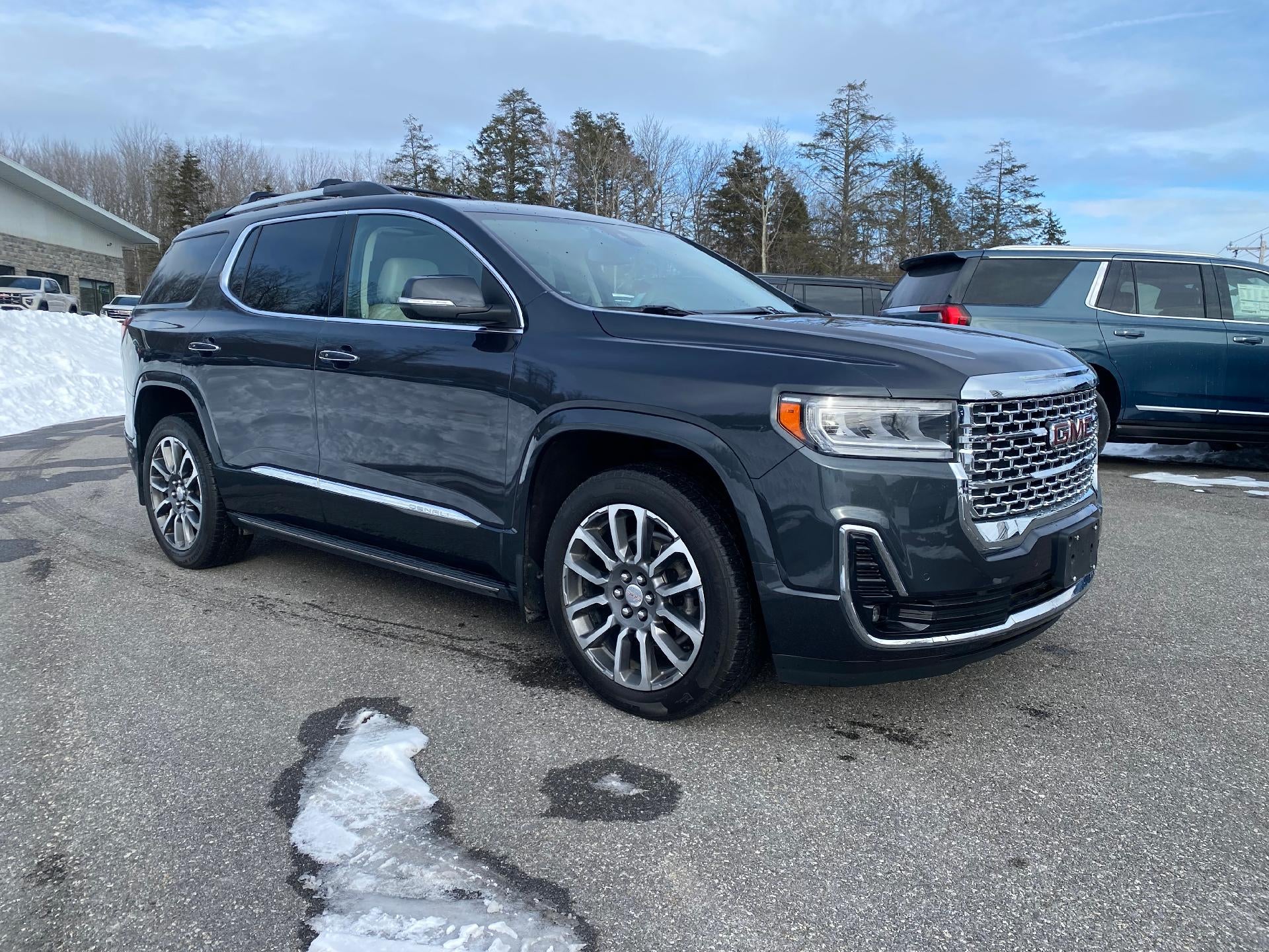 2022 GMC Acadia Denali