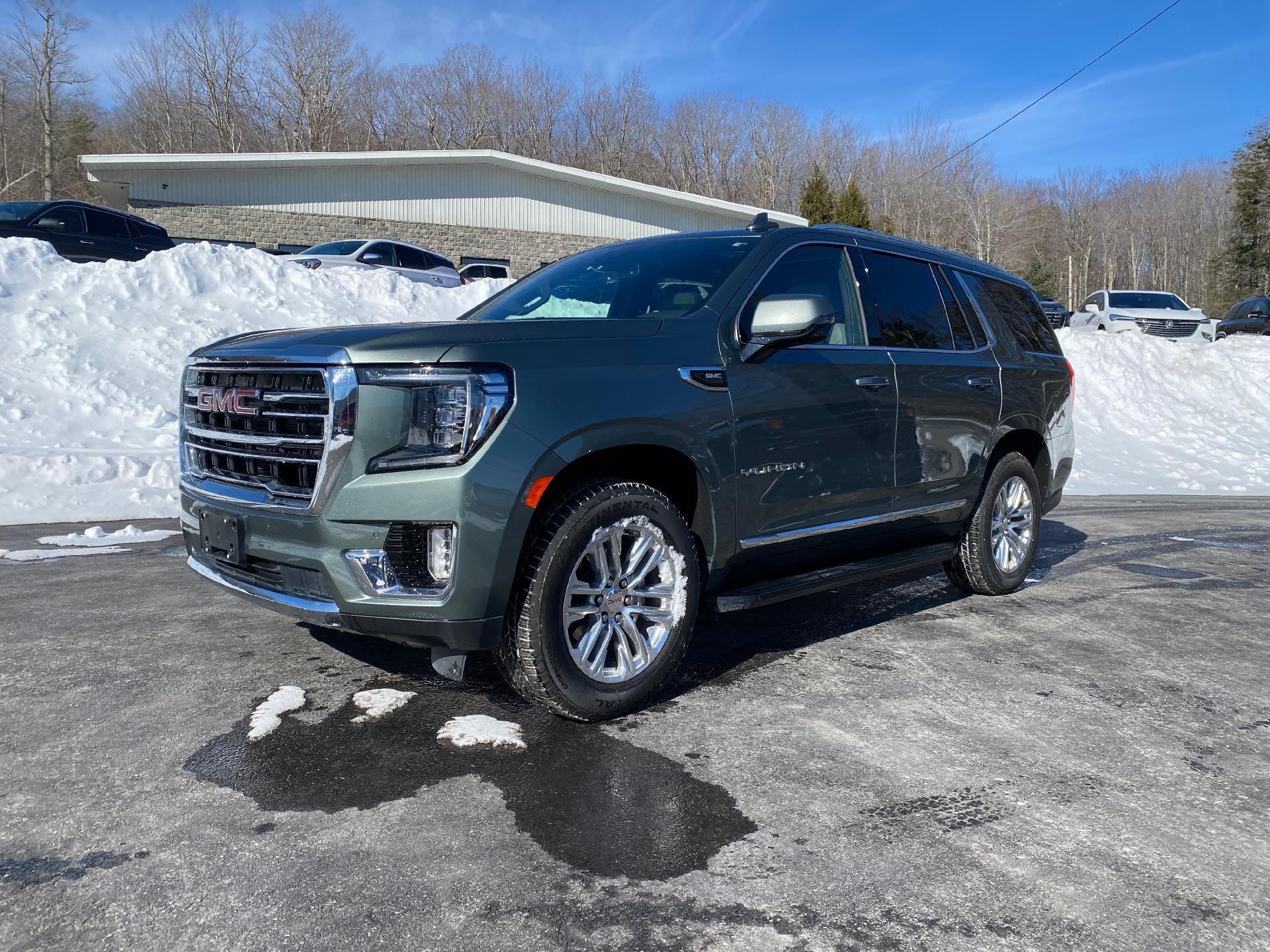 2023 GMC Yukon SLT