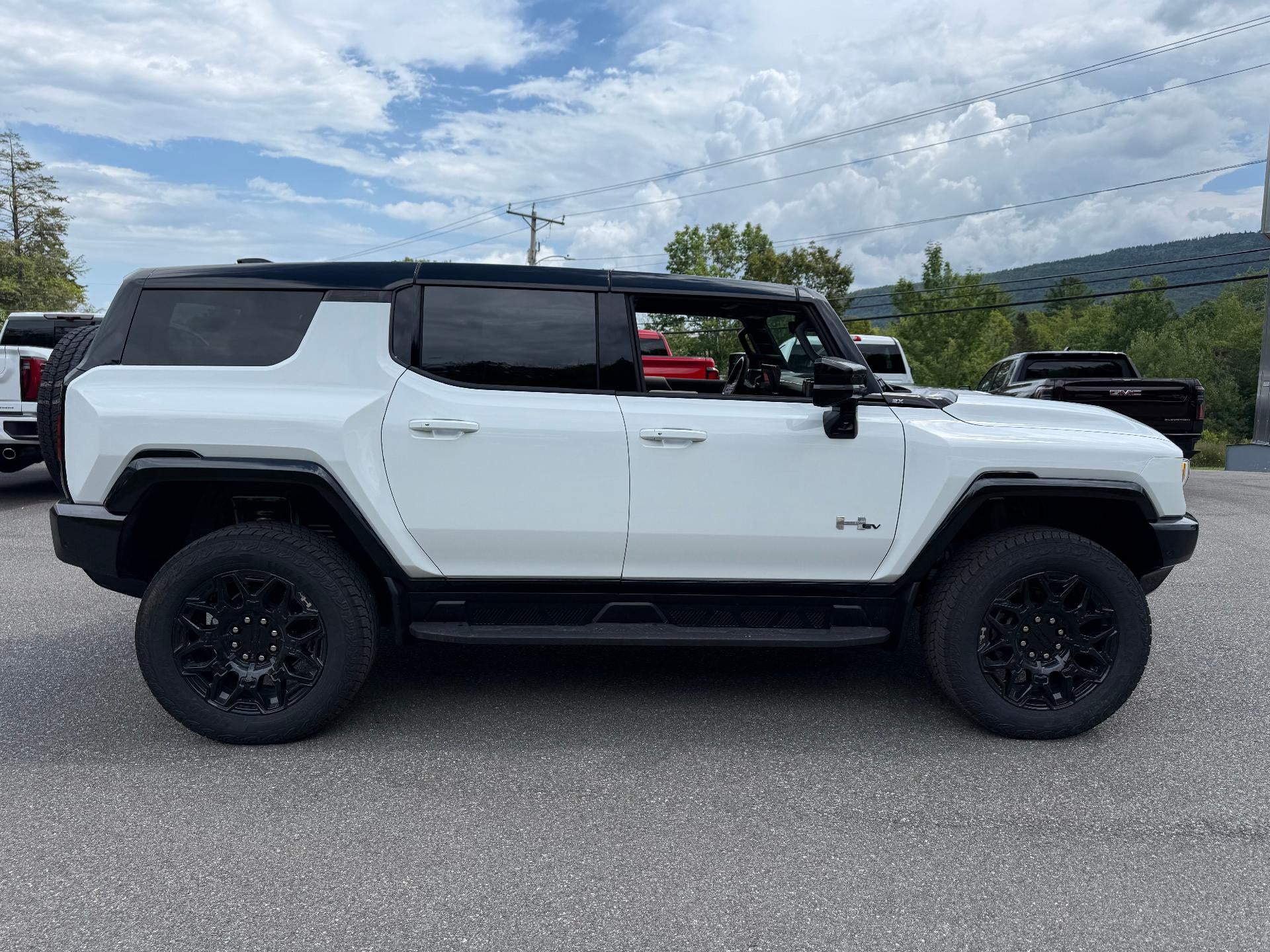 2026 GMC HUMMER EV SUV 2X