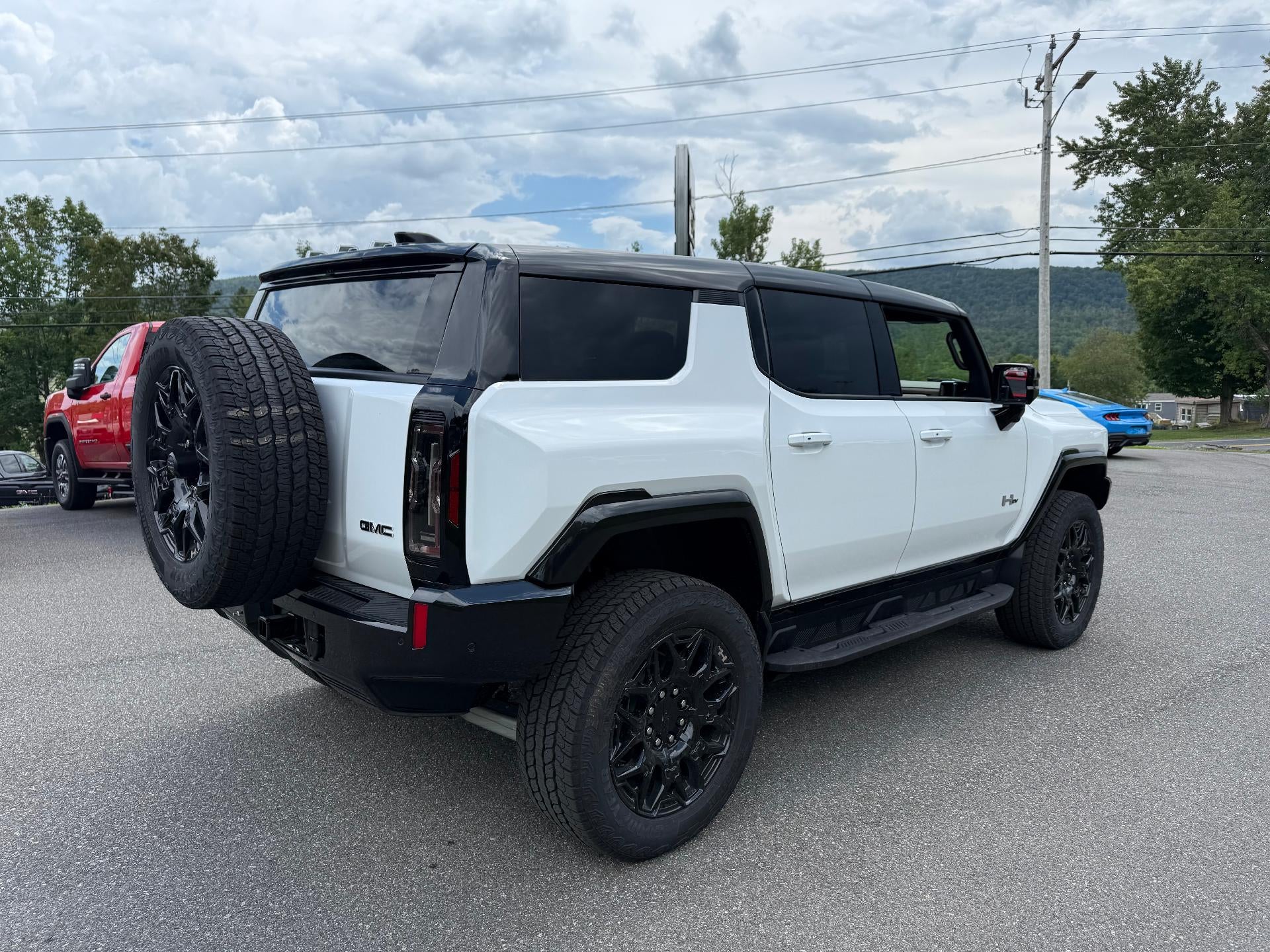 2026 GMC HUMMER EV SUV 2X