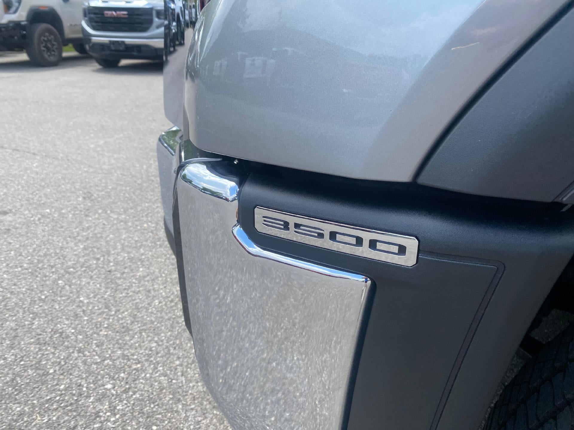2026 GMC Sierra 3500 HD SLE