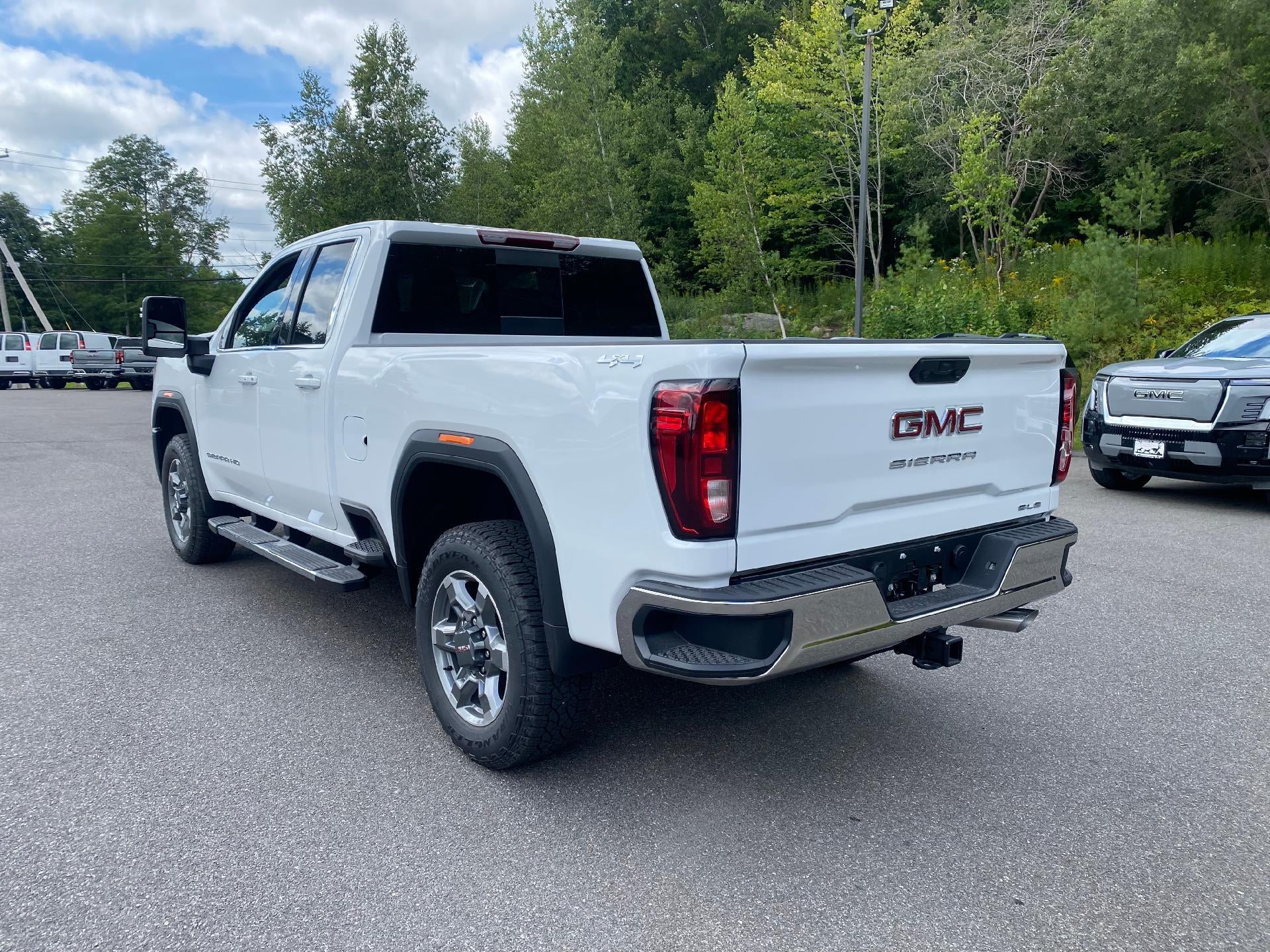 2026 GMC Sierra 2500 HD SLE