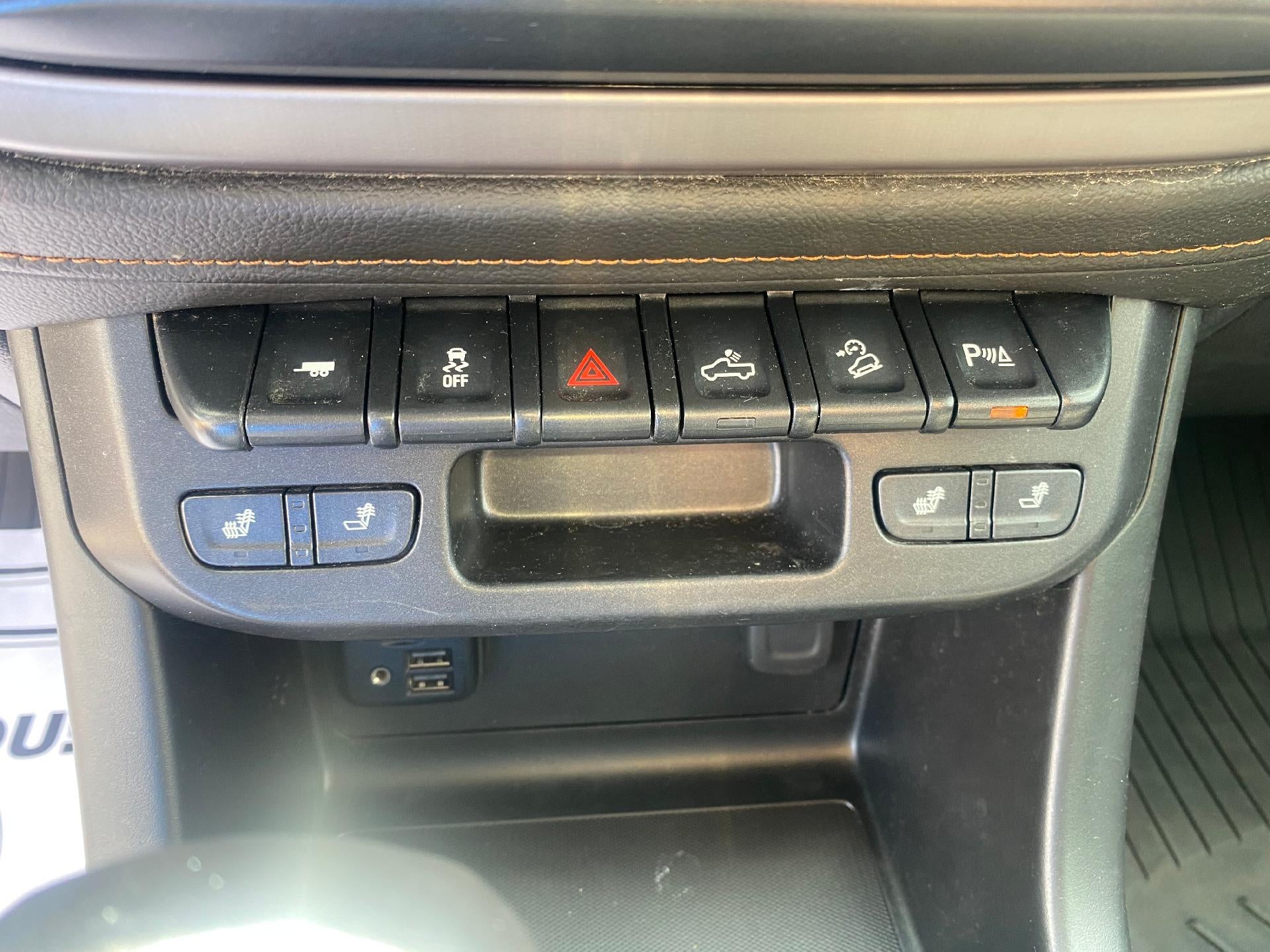 2022 GMC Canyon AT4 - Leather