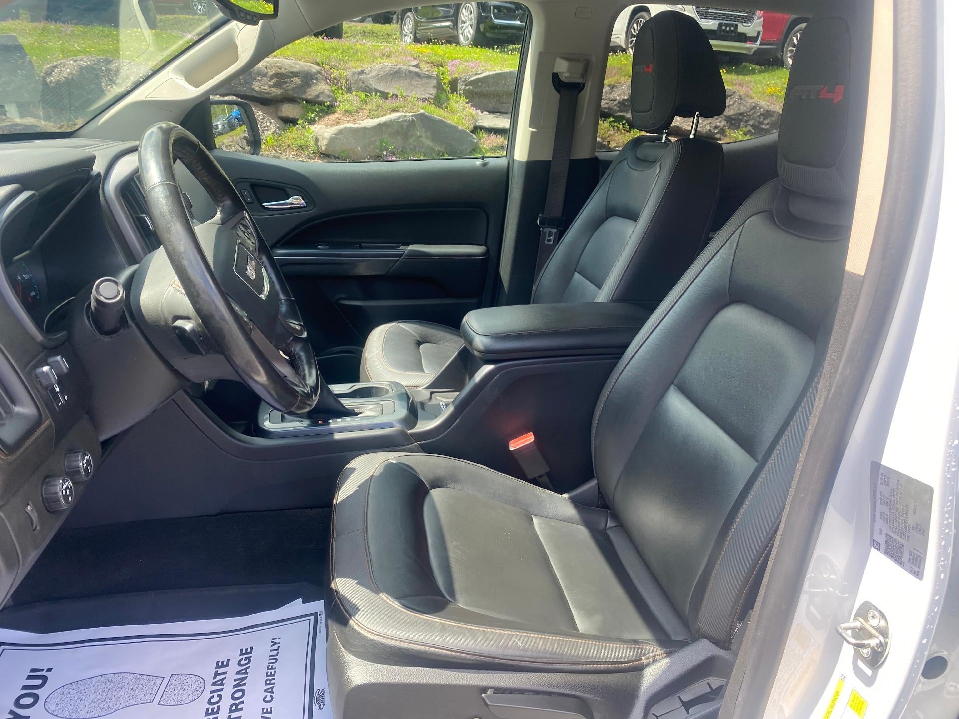 2022 GMC Canyon AT4 - Leather