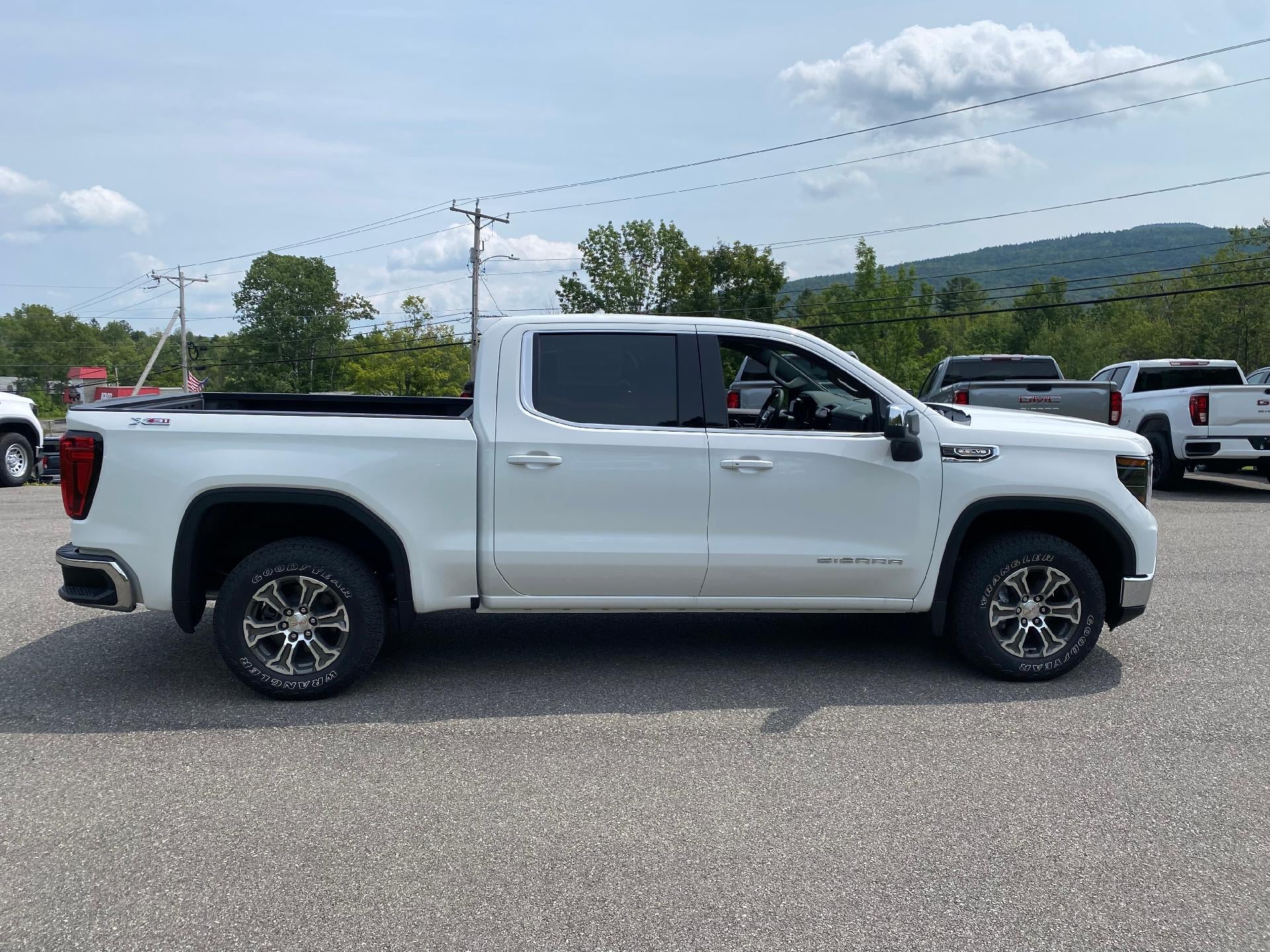 2026 GMC Sierra 1500 SLE