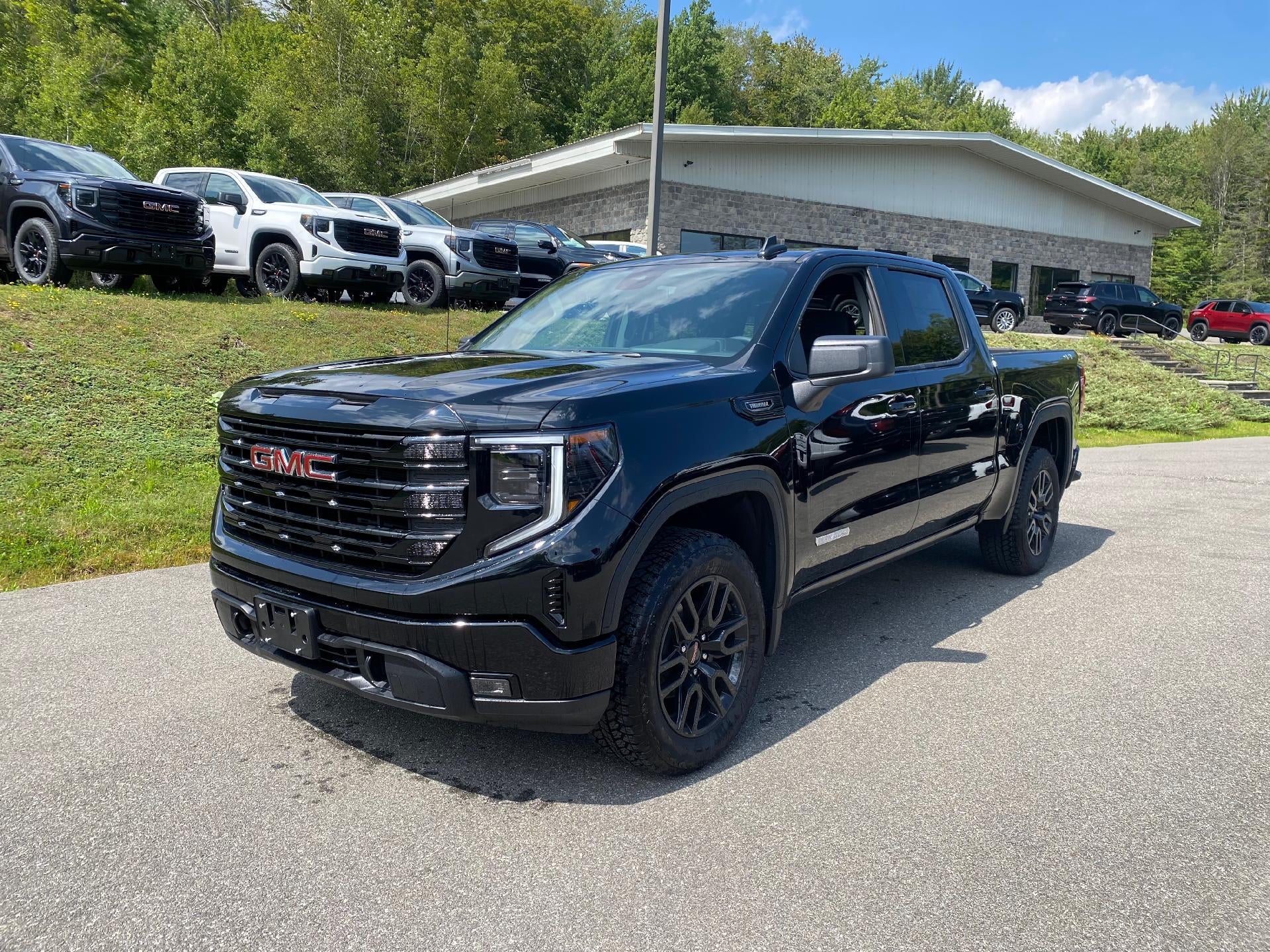 2025 GMC Sierra 1500 Elevation