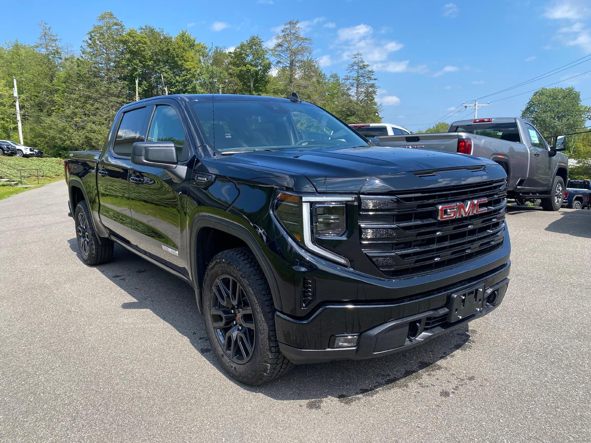 2025 GMC Sierra 1500 Elevation