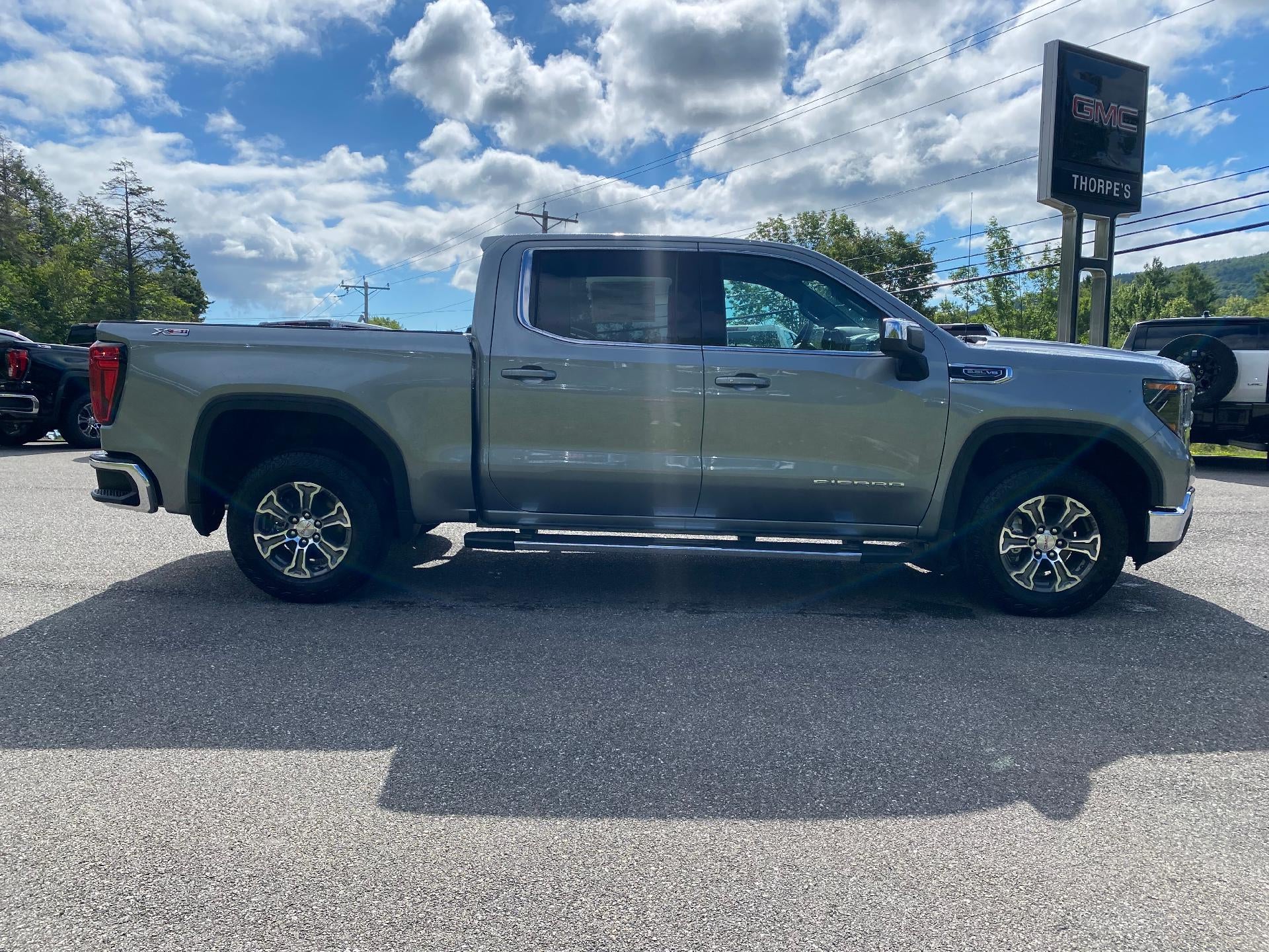 2026 GMC Sierra 1500 SLE