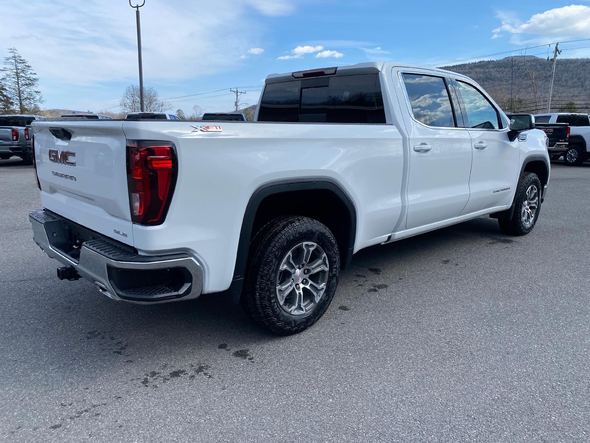 2026 GMC Sierra 1500 SLE