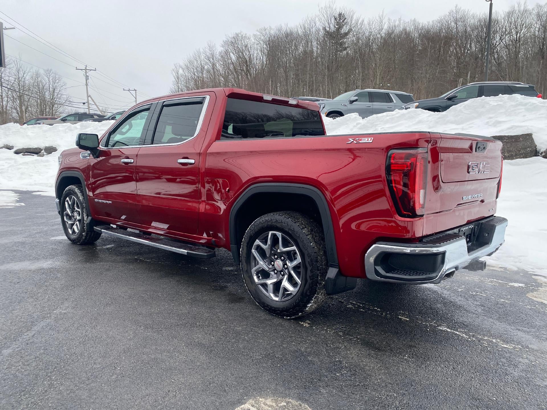 2024 GMC Sierra 1500 SLT