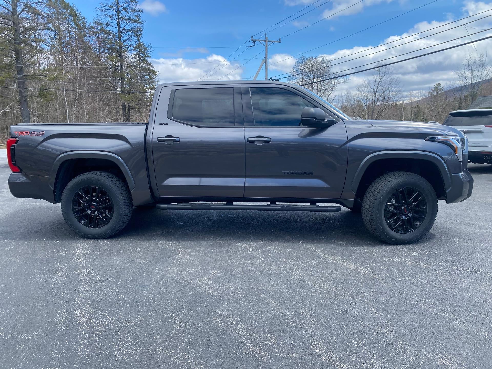 2023 Toyota Tundra 4WD SR5